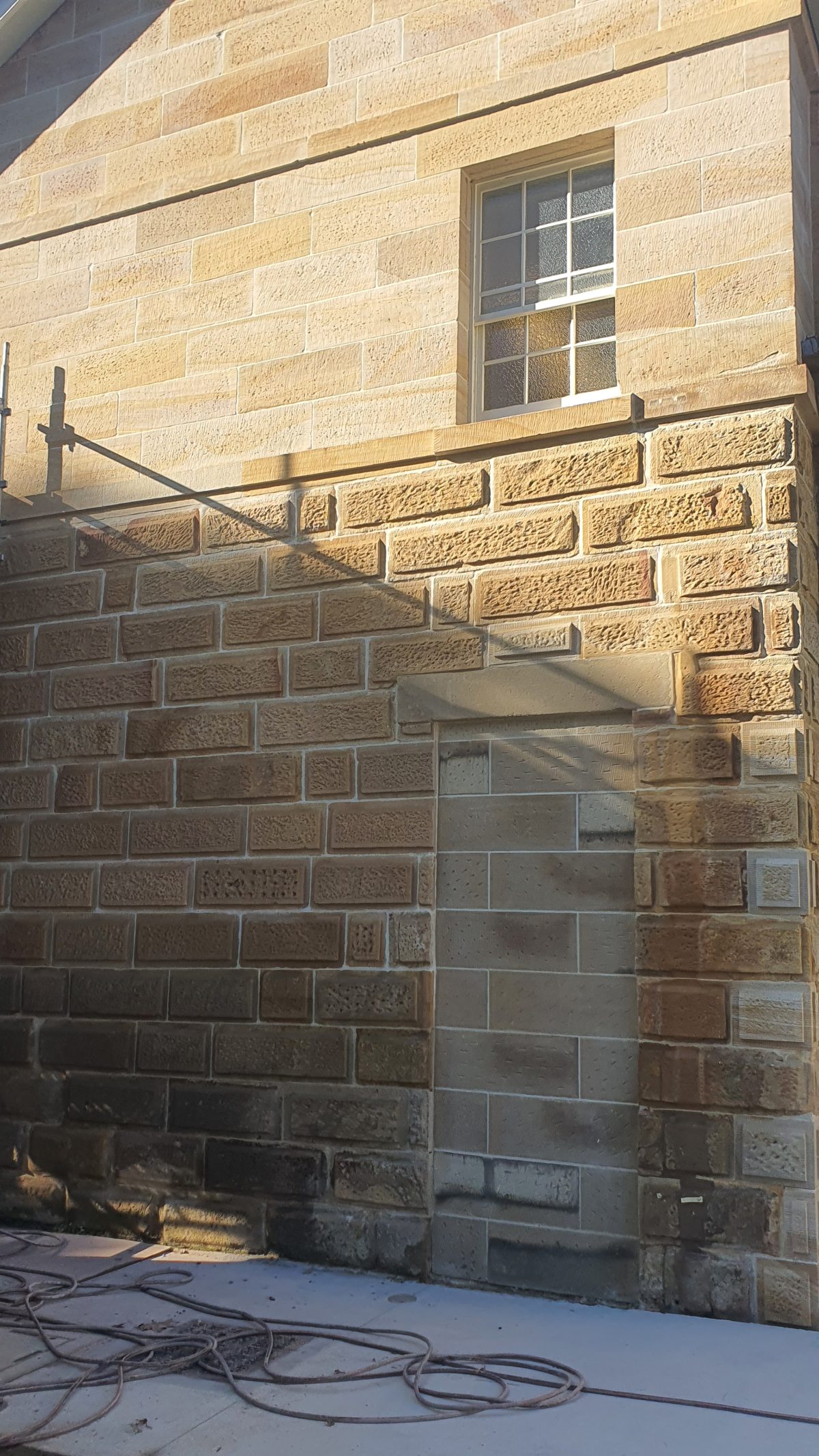 The reticulated profile and margin finish of the 1821 wall - 90 degree raised profile, later champfered and then scraped smooth to prevent escapes